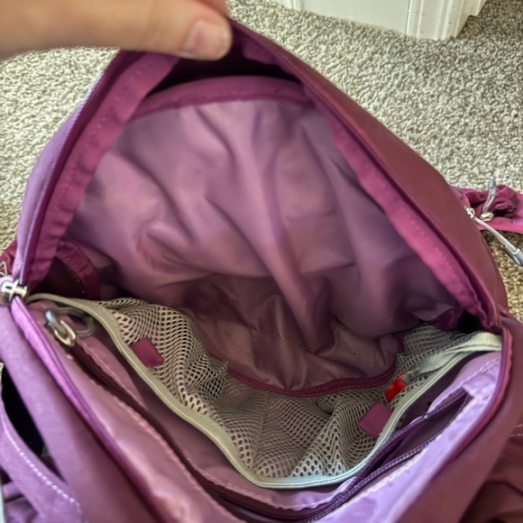 Osprey Skimmer 30 Hydration Pack Backpack with 2.5 L Bladder Insert - Picture 6 of 12